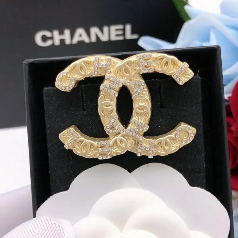 chanel brooches pour femme s_121354b3